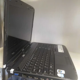 Acer Aspire 5735z 15,6” LCD Intel Core2Duo T6750 2GB RAM 250GB HDD Intel HD Graphics Stan bardzo dobry sprawny