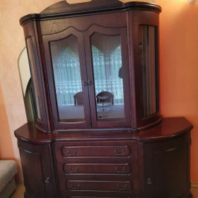 Kredens salonowy w stylu włoskim, mahoń