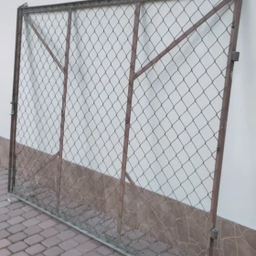 Brama metalowa z furtką