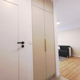 3 pokoje Oddzielna kuchnia Balkon Piwnica Tysiaclecie Po Generalnym remoncie AGD w cenie