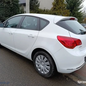 Opel Astra J 1.4 benzyna 2013r serwisowany bardzo zadbany