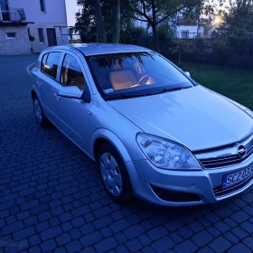 Samochód opel astra
