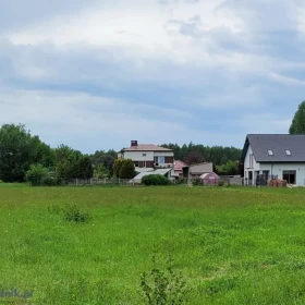 Działki budowlane w cichej zielonej okolicy.