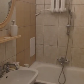3 pokoje 65,2m, balkon, piwnica, winda A. Struga 40/42, 340 000 zł