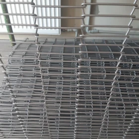 zatrudnię mężczyznę przy produkcji metalowych siatek