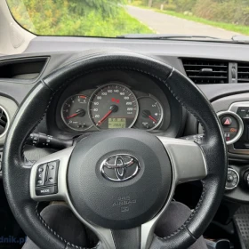 toyota yaris 1.4d/ 2013r