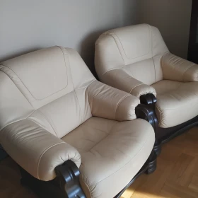 2 szt fotele skórzane z Dobrodzienia stan b.dobry