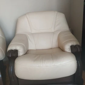 2 szt fotele skórzane z Dobrodzienia stan b.dobry